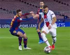 Mbappe het trikom Barse na Kamp Nou othodnuyu propel