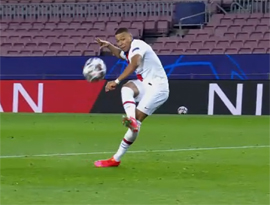 Mbappe het trikom Barse na Kamp Nou othodnuyu propel4