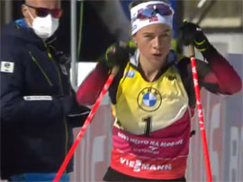 Tiril v zolotom pasyute v Nove mesto gnalas lish za soboj