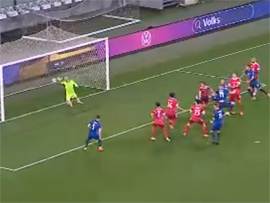 V shershavom futbole slovaki gladko vyigrali u rossiyan2