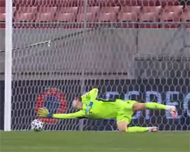 V shershavom futbole slovaki gladko vyigrali u rossiyan8