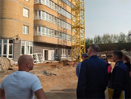 Prokurory SHabalkin i Ortikov posetili problemnye strojki6