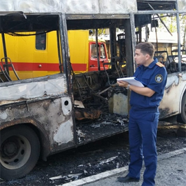 Sgorevshij v CHeboksarah na teatre opery avtobus1