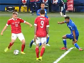 Andrej Mostovoj zabivaet otlichnyj gol Kipru