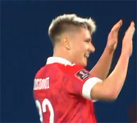 Andrej Mostovoj zabivaet otlichnyj gol Kipru6