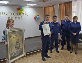 Evgenij Kim i prokurory navestili centr dlya detej sirot v CHeboksarah3