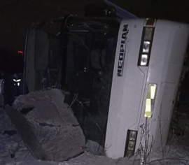 Perevernuvsheesya avto