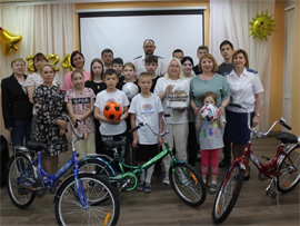 Mihail shpakov v cheboksarsom zentre u sirot