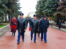 Prokurory CHuvashii postoyli u vechnogo ognya