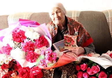 Pozdravili veterana s vekovym yubileem1